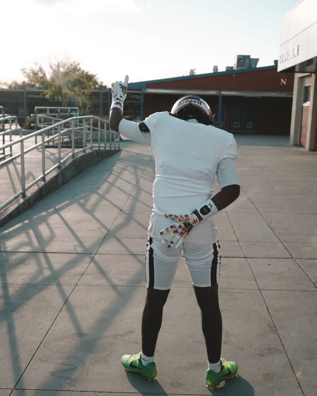 COLLEGE CHROME 1.0s DUCKZ SPEED FB GLOVES white