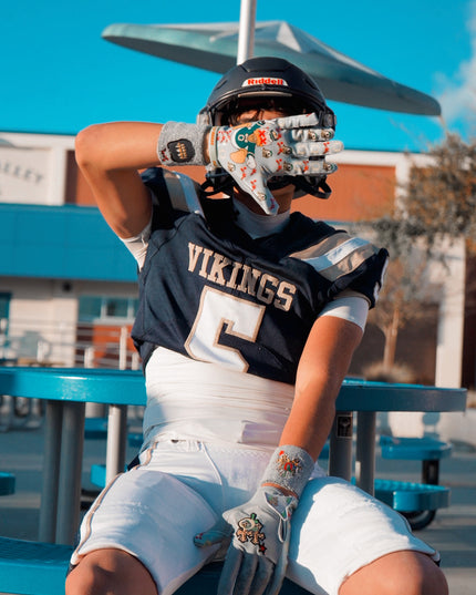 COLLEGE CHROME 1.0s DUCKZ SPEED FB GLOVES gray