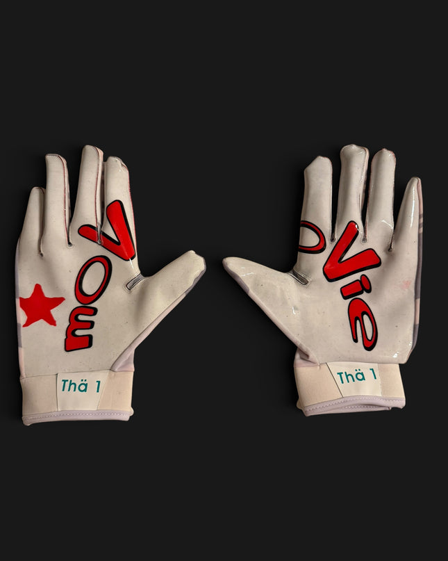 moVie 𖦹 𖦹 og gloves white