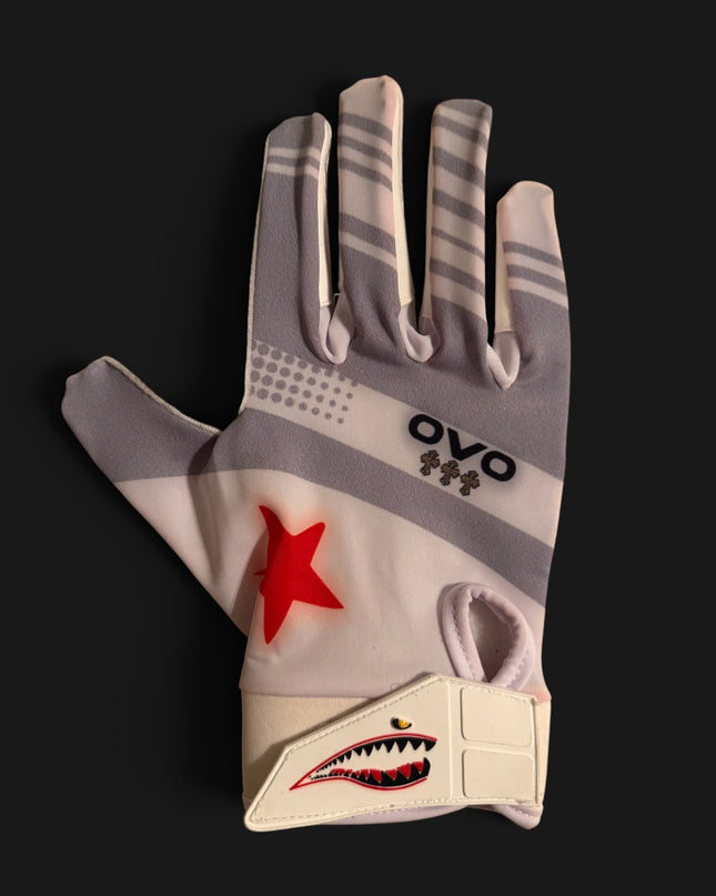 moVie 𖦹 𖦹 og gloves white