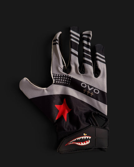 moVie  𖦹 𖦹  og gloves black