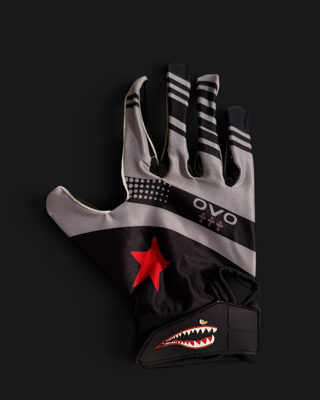 moVie  𖦹 𖦹  og gloves black