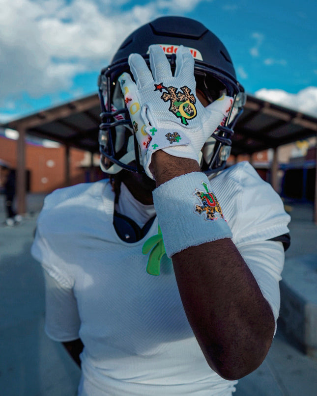 COLLEGE CHROME 1.0s DUCKZ SPEED FB GLOVES white